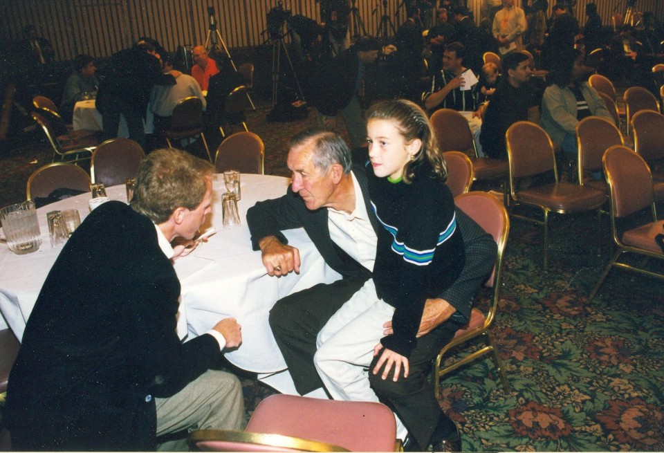 Talking with Arnie Risen at the 1998 Naismith Hall of Fame induction.